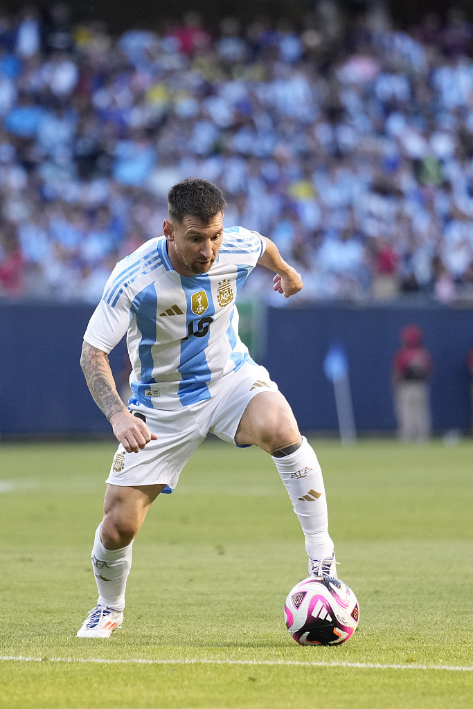 齐沃：我考虑的是队内球员而不是转会市场；满意迪乌夫的表现（齐沃：更看重队内挖潜而非转会引援，对迪乌夫的表现感到满意）