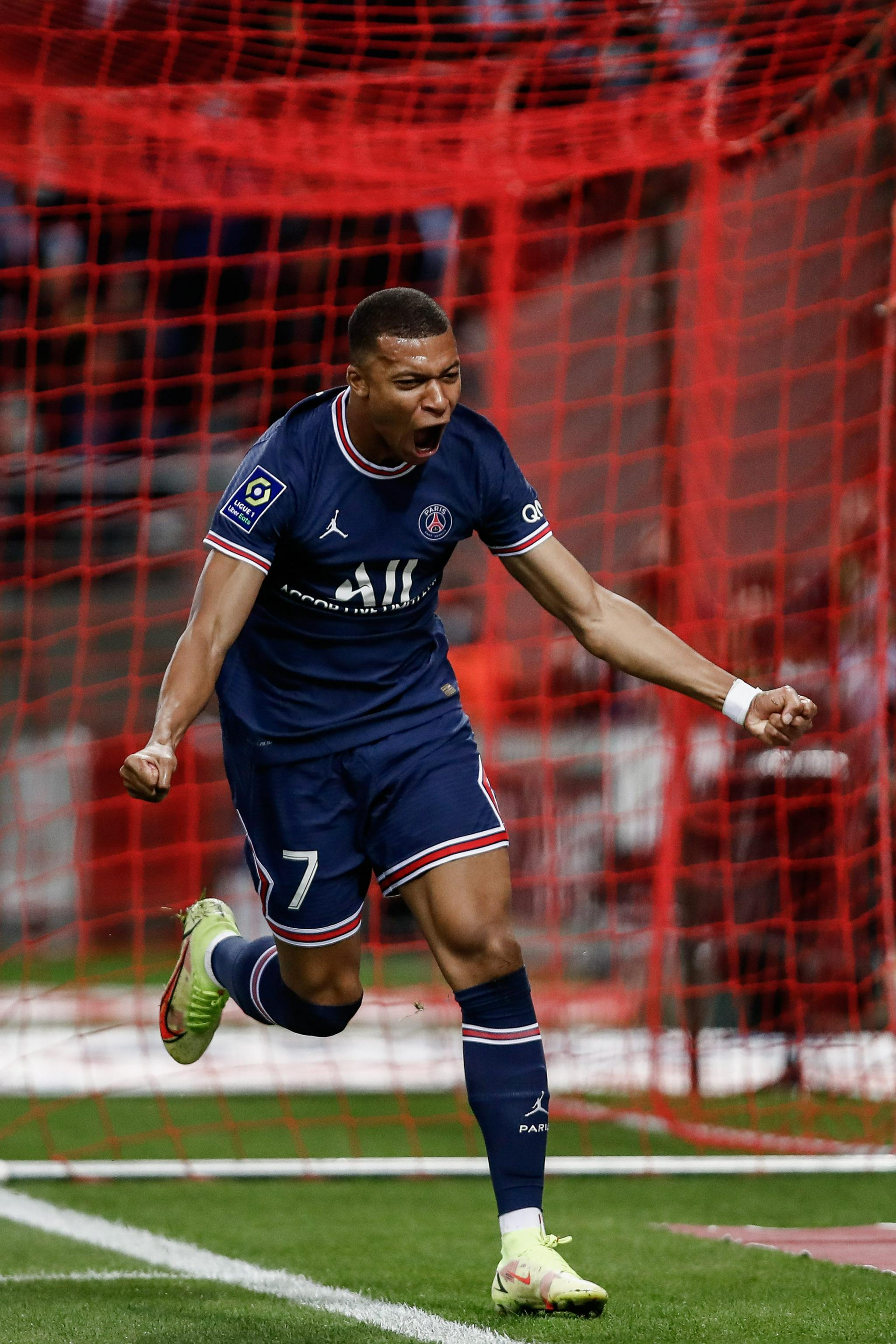 早报：拥有地表最强人类的从容感……怎么，你们没有吗？（早报：拥有地表最强人类的底气与从容——怎么，你们没有？）