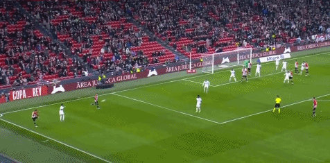 斯玛特谈詹姆斯复出：他球商极高，所有人因为他在场受益匪浅（斯玛特谈詹姆斯回归：顶级球商加持，全队受益良多）