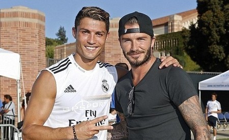 记者：西海岸外援戴维森返回巴西接受鼻梁手术，恢复期3个月（记者称西海岸外援戴维森回巴西进行鼻梁手术，预计三个月康复）